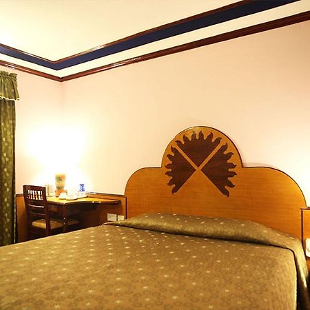 The Surya, Cochin Hotel Ангамали Екстериор снимка